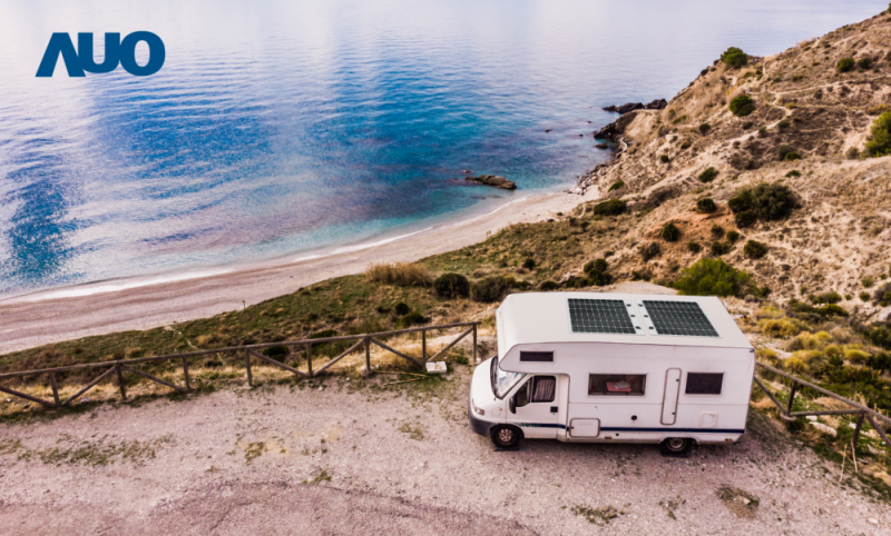 「可撓輕量化太陽光電板SunCurva」使用輕量特殊耐候型複合板取代傳統太陽能板的玻璃前板，不僅降低70%重量，每米平方僅3Kg；具有抗衝擊性能及通過電磁相容性測試，可應用於交通運輸工具，如露營車、遊艇等